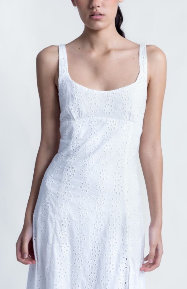 VESTIDO  PERFORADO