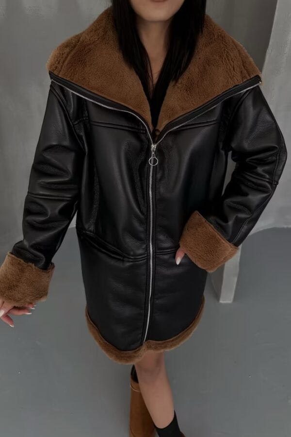 Abrigo Aviador Negro Con Cuello Con Capucha Y Ajuste Oversized - Imagen 3
